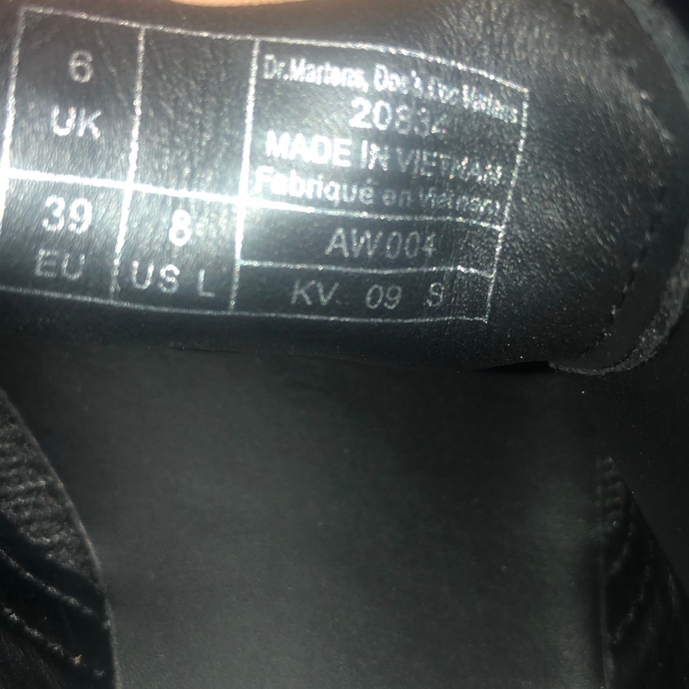 Shoes - Picture 7 of 9